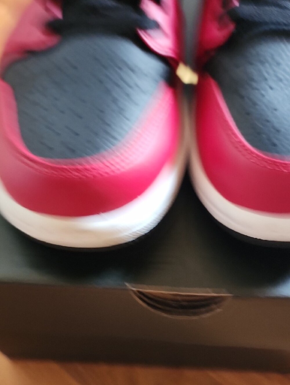 Nike Air Jordan 1 Low - Red & Black - Picture 6 of 6